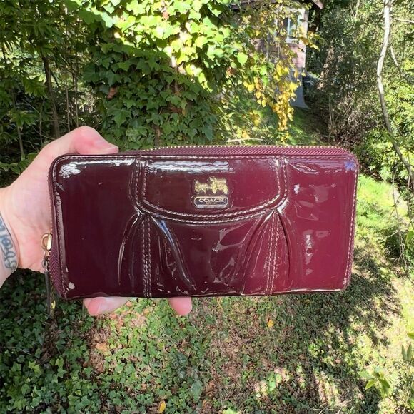 COACH Burgundy/Purple Patent Leather Madison Shoulder Bag & Wallet Set AUTHENTIC - Picture 9 of 16